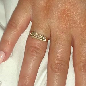 NICOLE 14k yellow gold